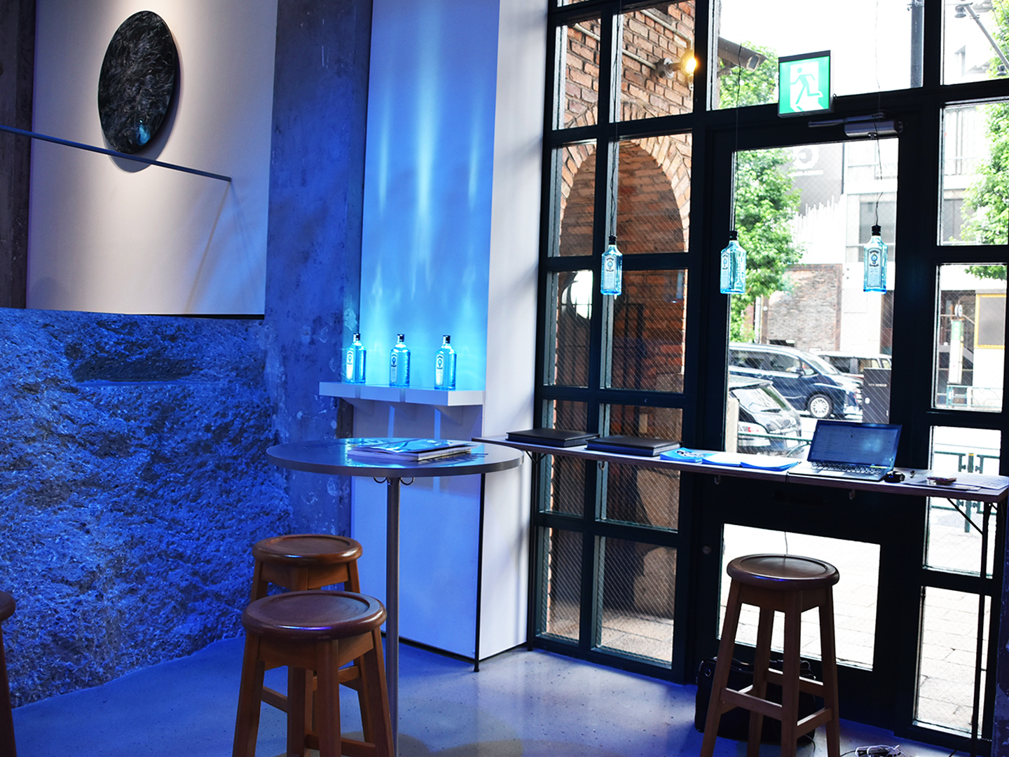 五感」をテーマにジンブランド「ボンベイ・サファイア」とコラボし、90